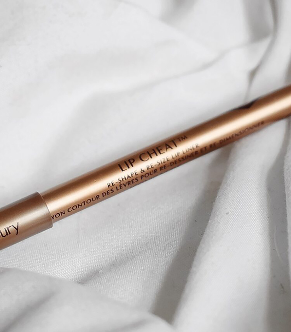 Charlotte Tilbury Iconic Nude Lip Liner Review